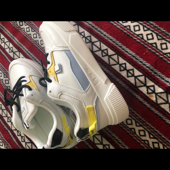 Shoes - Picture 6 of 6